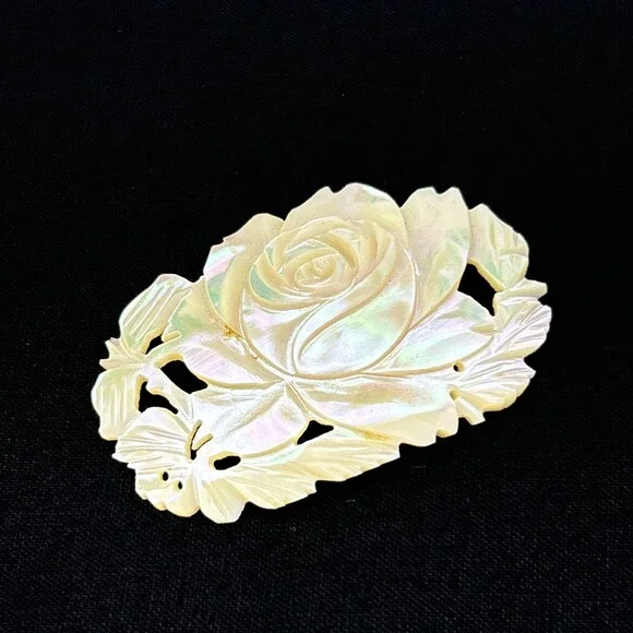 Vintage Mother of Pearl Shimmery Ivory Roses Carved Floral Brooch 1940’s-1950’s - Picture 8 of 8